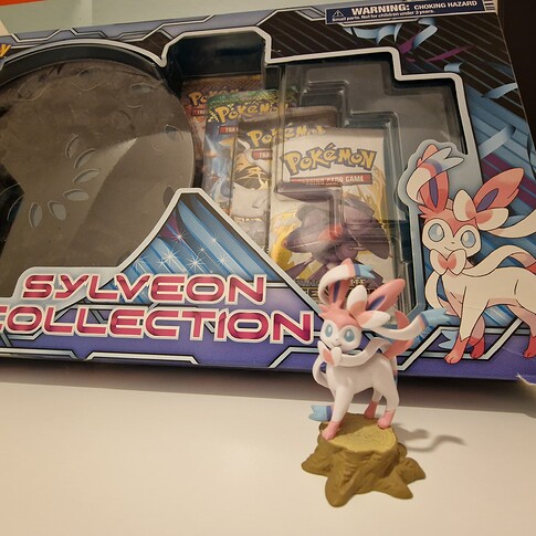 Sylveon: desk trinket
