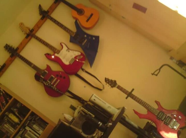 guitars (4)